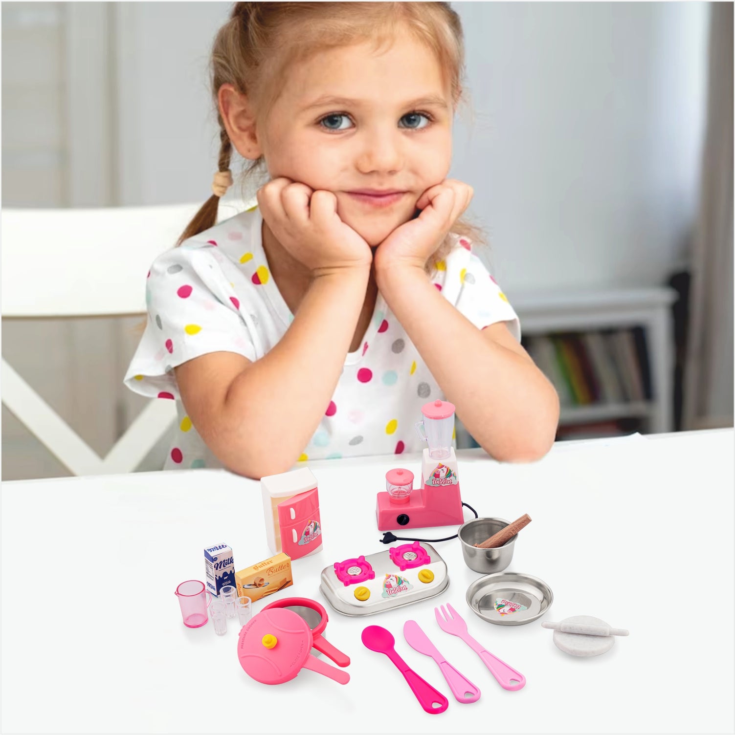 Kid playing with unicorn_chef_Kitchen_Set 